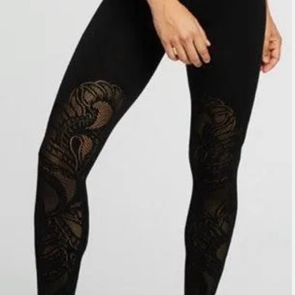 🍋🍋🍋 Lululemon leggings! - Picture 2 of 2